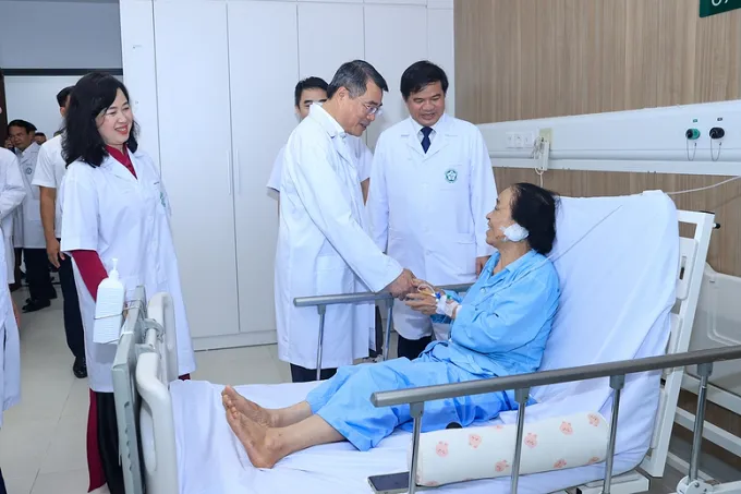 /storage/photos/2023/09/07/11/Thu-tuong-chinh-phu-Le-Minh-Hung-du-le-khai-truong-benh-vien-Huu-Nghi-Viet-Duc-4.webp