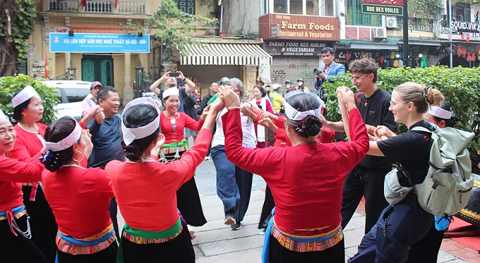 /storage/photos/2023/09/07/11/top-10-quoc-gia-co-khach-den-du-lich-Viet-Nam-dong-nhat.webp