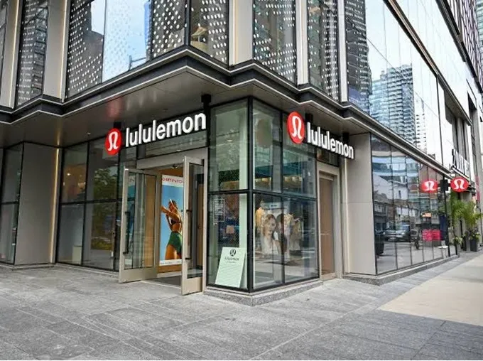 /storage/photos/2023/09/07/18/lululemon-ha-du-bao-doanh-thu-thi-truong-chau-my.webp